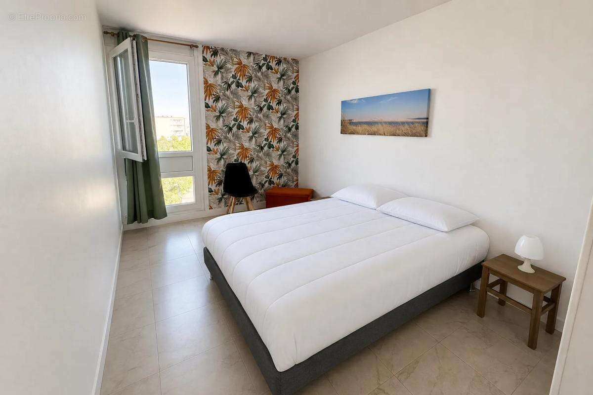 Appartement de 4 pièces de 77 m² à Bourges - photo 2