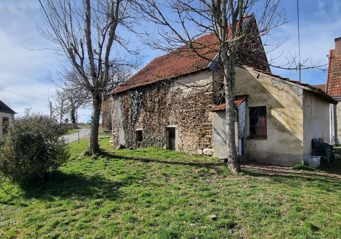 Maison à GENOUILLAC