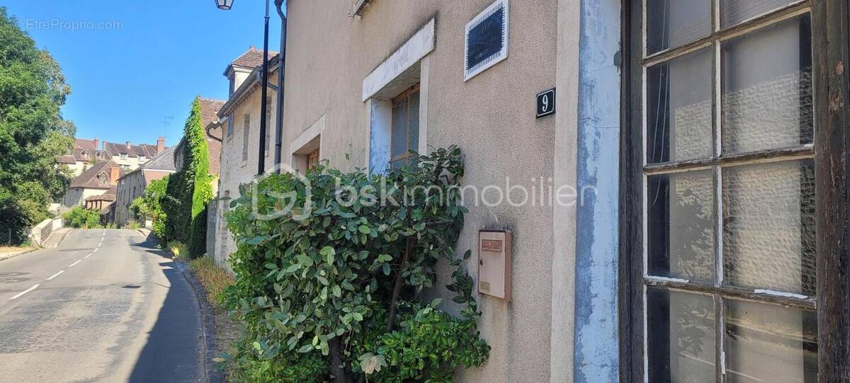 Maison en Pierre 175 m² / 6 Piéces  / 3 Chambres - photo 1