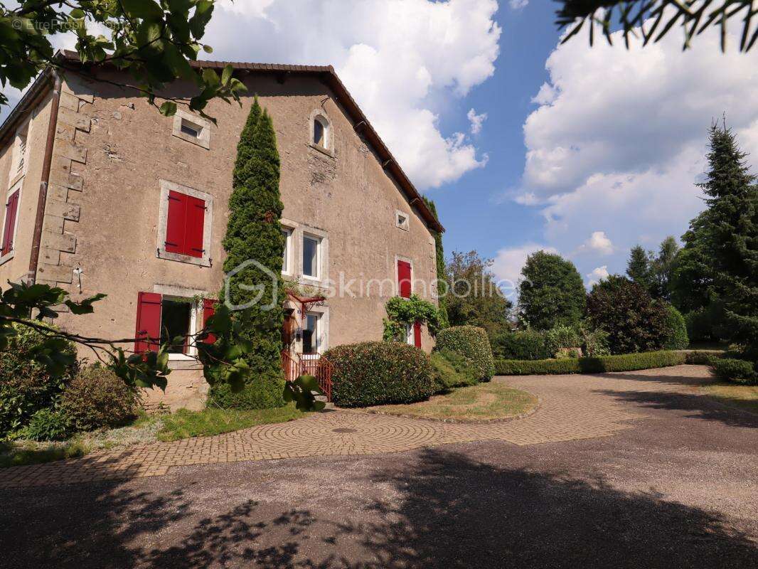 Maison à FOUGEROLLES