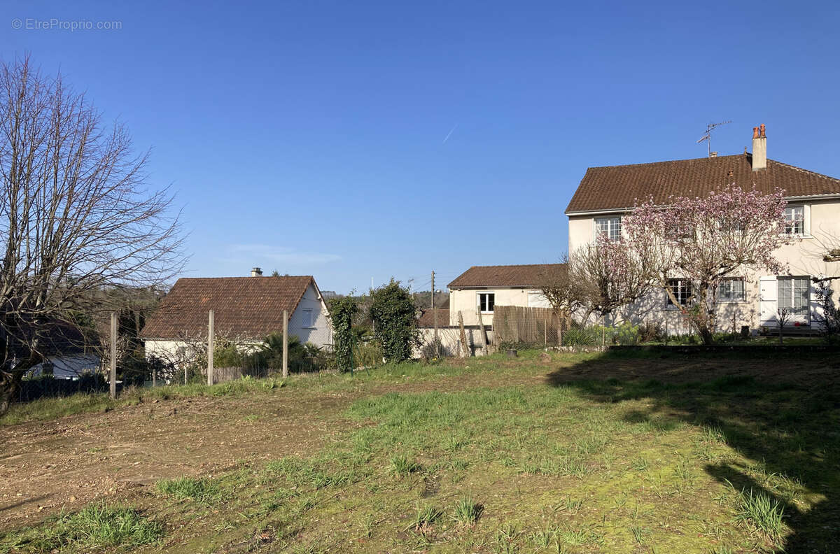 320 m2 - Terrain constructible Quartier hôpital - photo 2