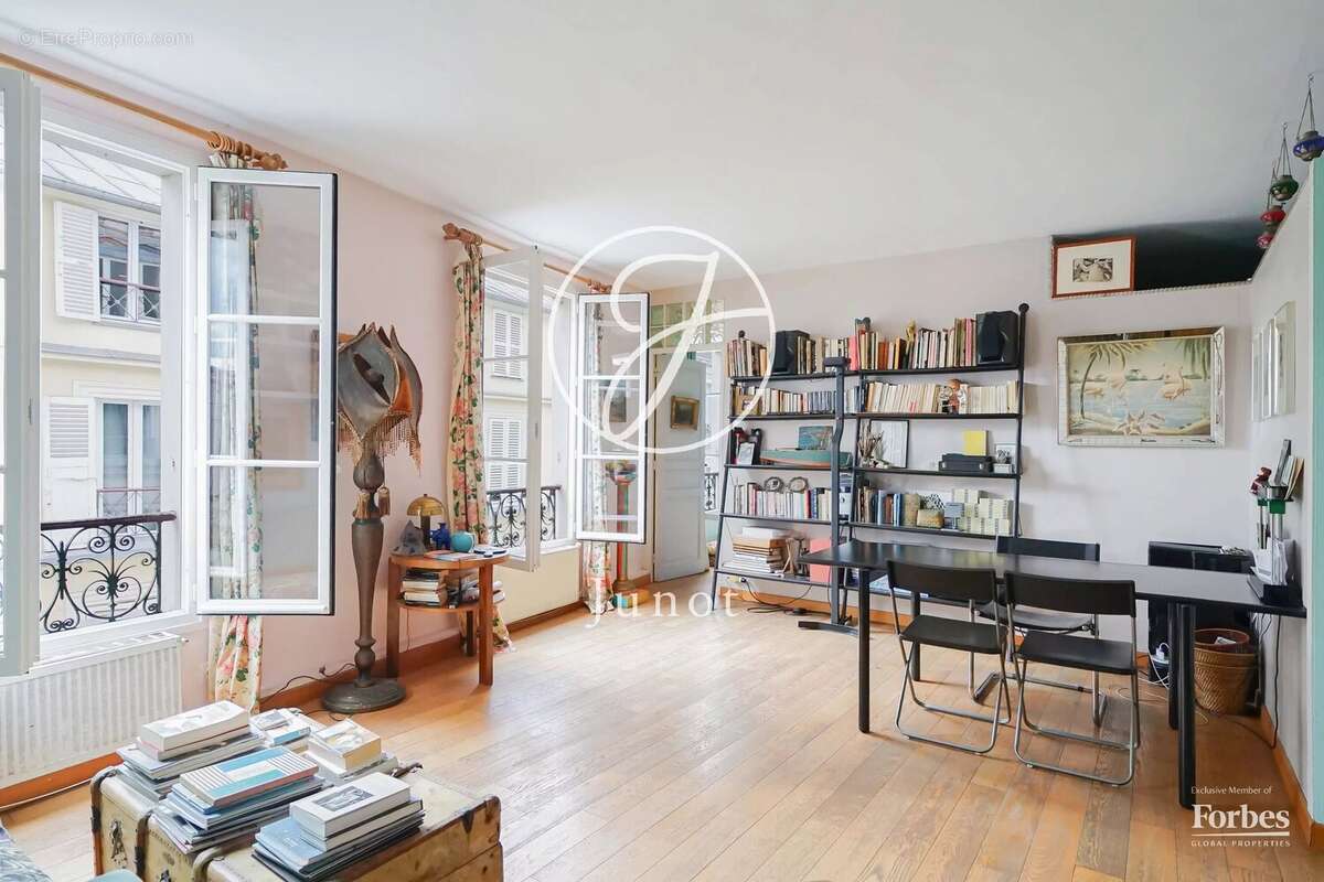 Appartement à PARIS-18E
