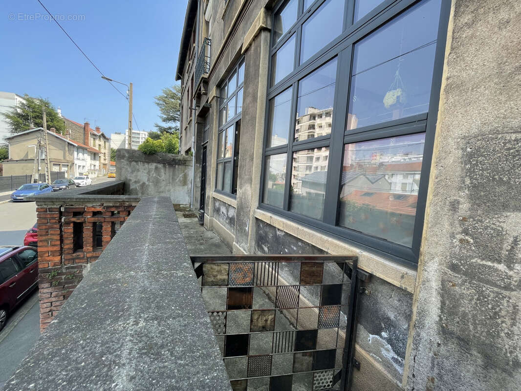 Autre à SAINT-ETIENNE