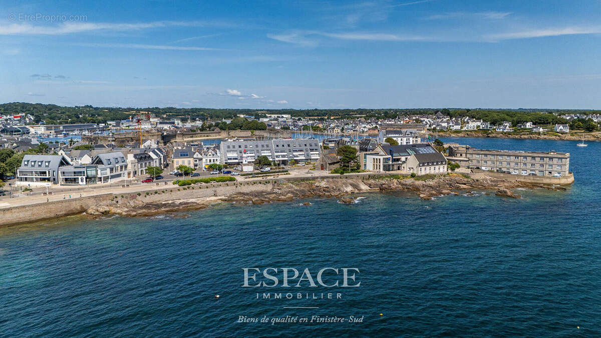 Face à la mer, au centre-ville de Concarneau - grand 2 pièces avec terrasse, parking et cave - photo 12