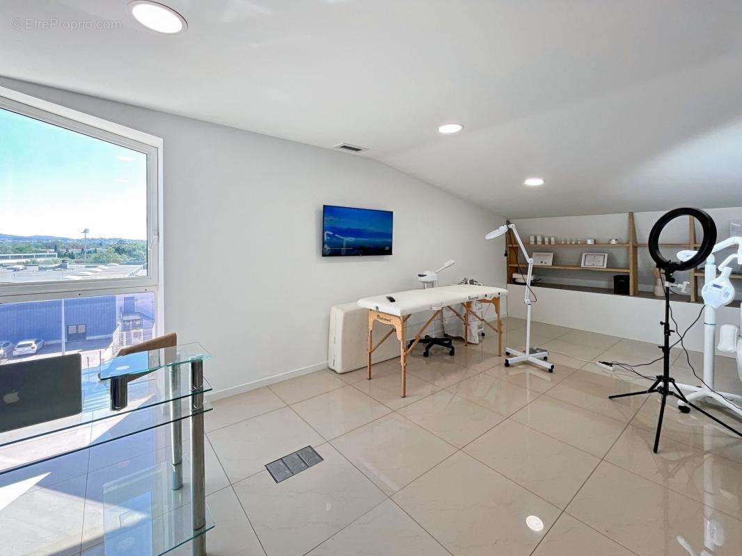 Commerce à LA GARDE