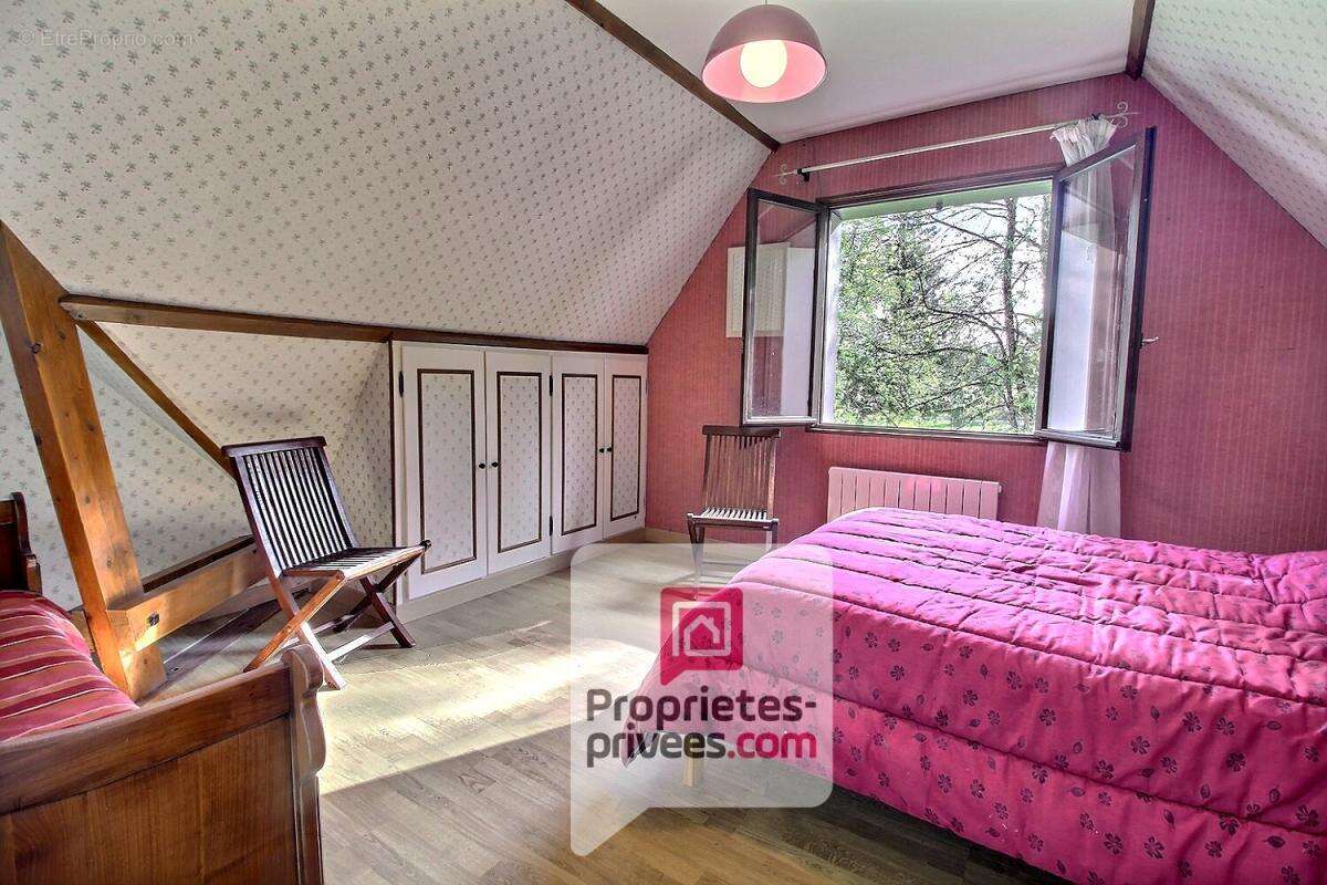 A 1h de PARIS - Secteur recherché - Maison de 130 m2 - 4 CHAMBRES - GARAGE - TERRAIN 2088  m2 - photo 11