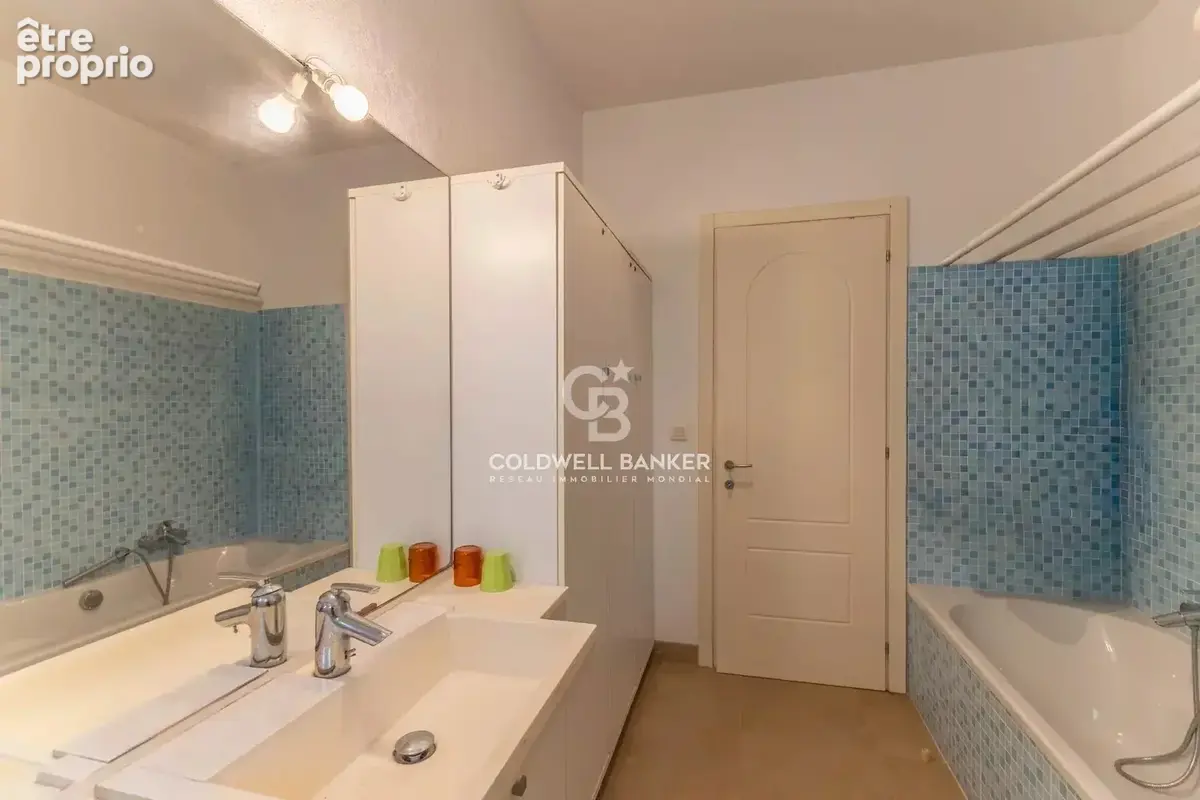 L'ile-rousse - Centre ville - Grand T4 en duplex - Cave & garage - photo 22