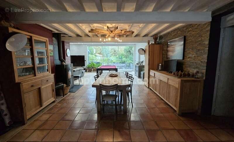 Maison à LEOGNAN