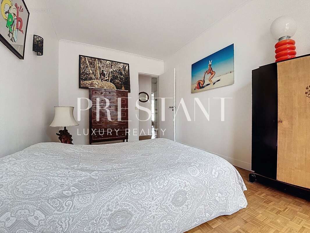 Appartement à NEUILLY-SUR-SEINE