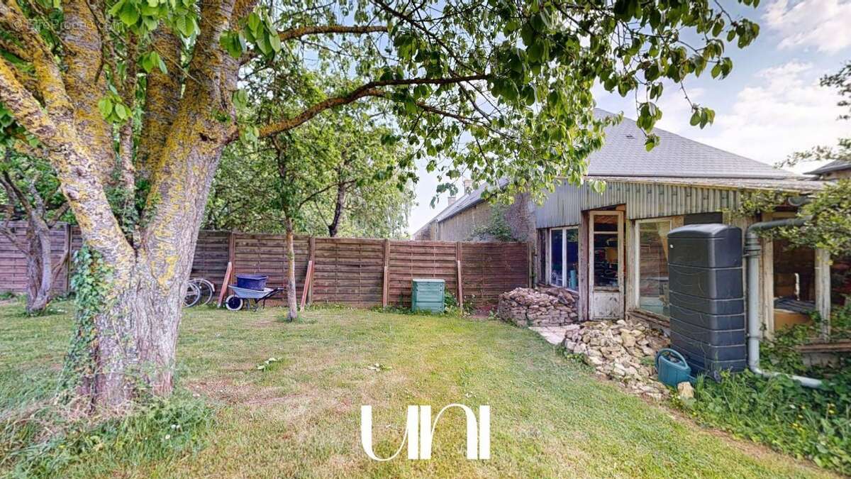 Maison à CLINCHAMPS-SUR-ORNE