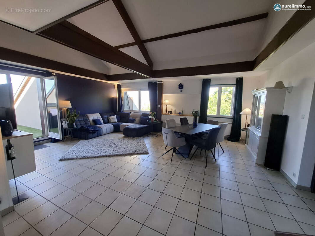 pièce de vie - Appartement à MONTLUCON