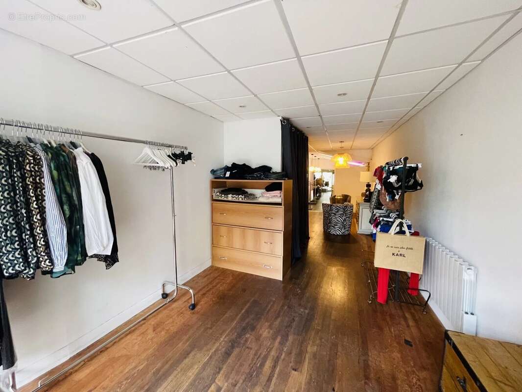 Commerce à BARBEZIEUX-SAINT-HILAIRE