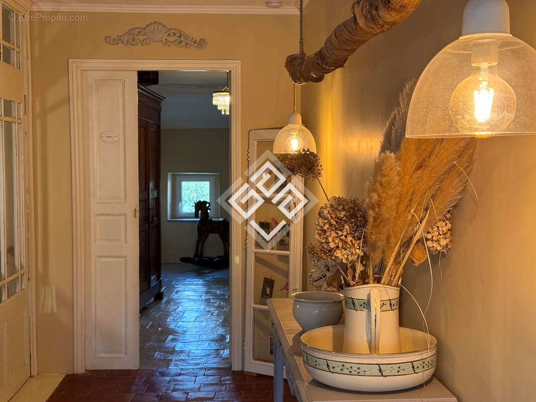 Maison de Maître restaurée avec élégance avec piscine - photo 23
