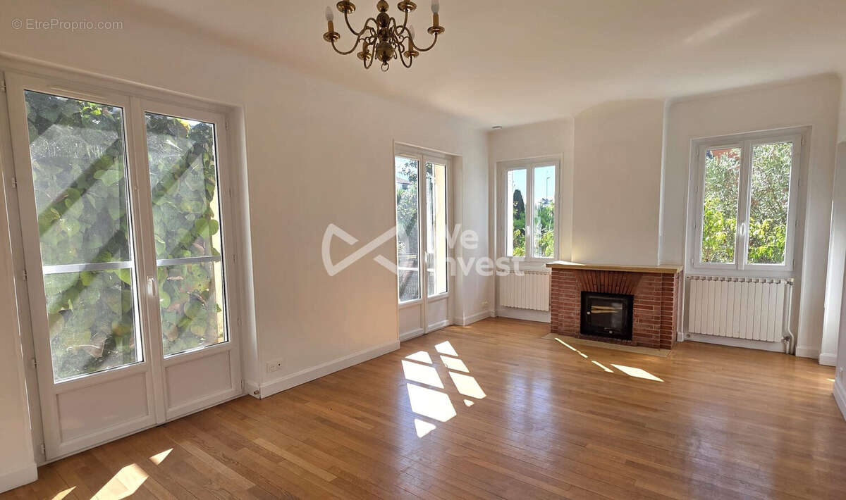 Maison à GUILHERAND-GRANGES