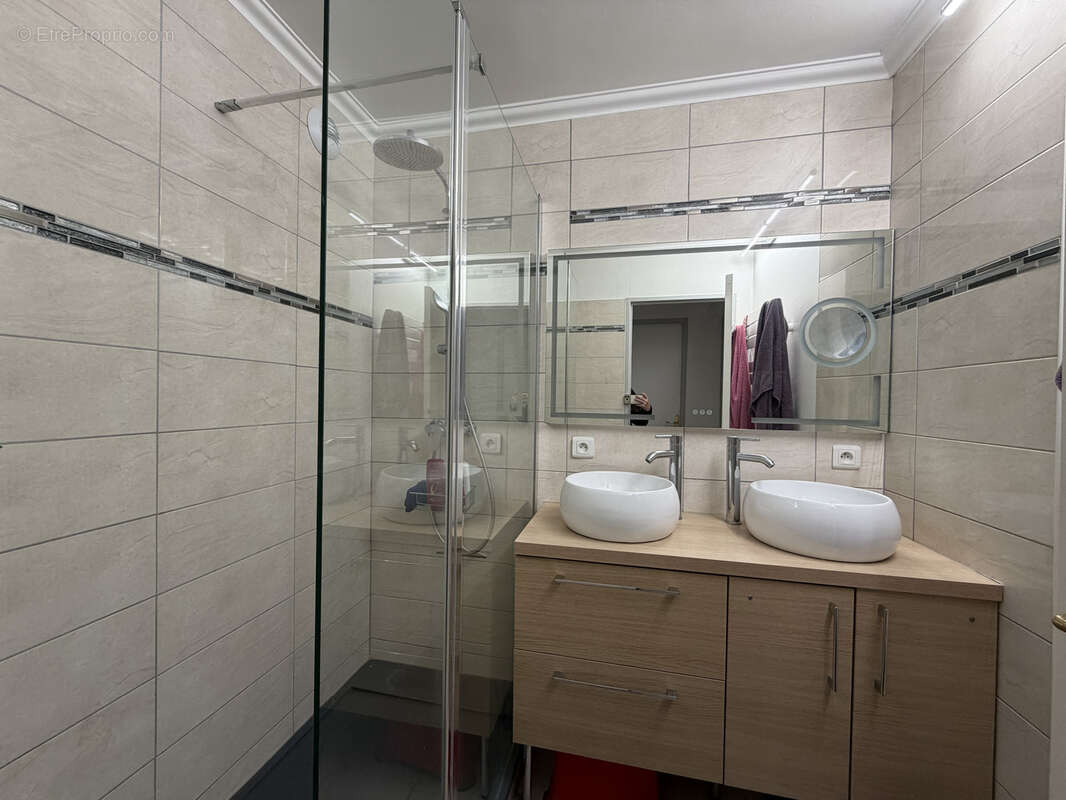 Appartement à CARROS