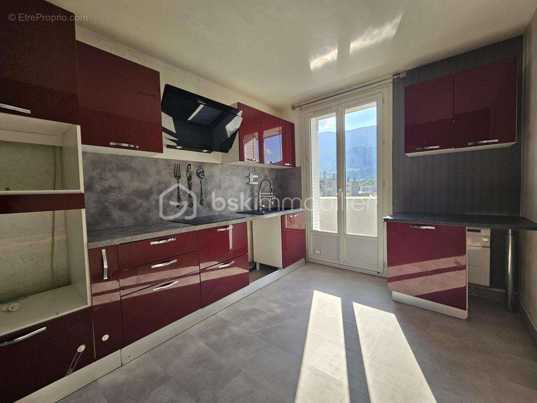 Appartement à LE PONT-DE-CLAIX