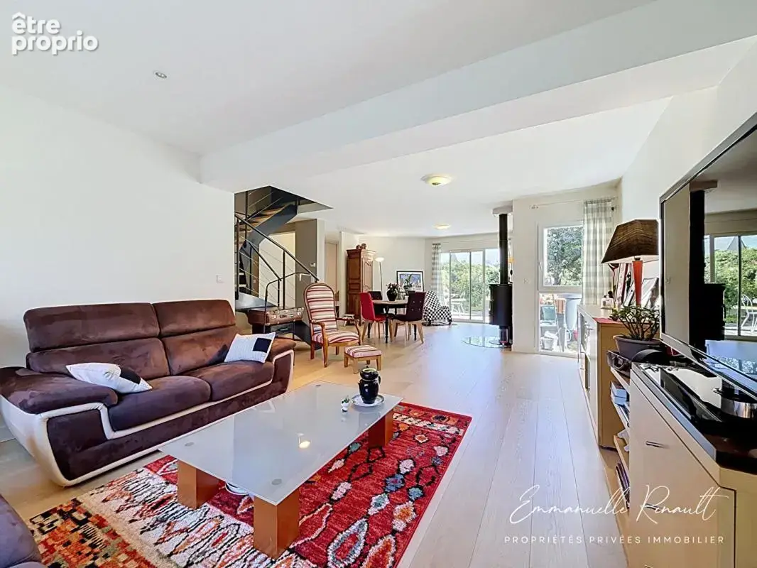 Vannes Maison familiale de 137 m², 4 chambres, jardin clos et vie de plain-pied - photo 8