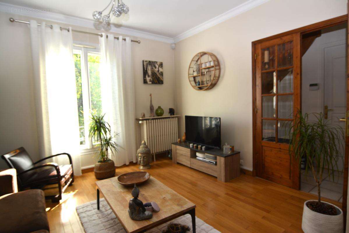 Maison à VILLENEUVE-LE-ROI