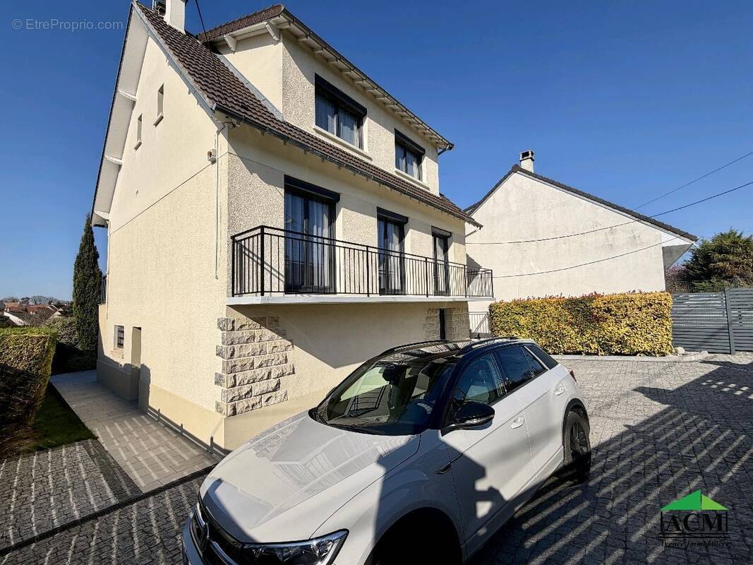 Maison à MERY-SUR-OISE