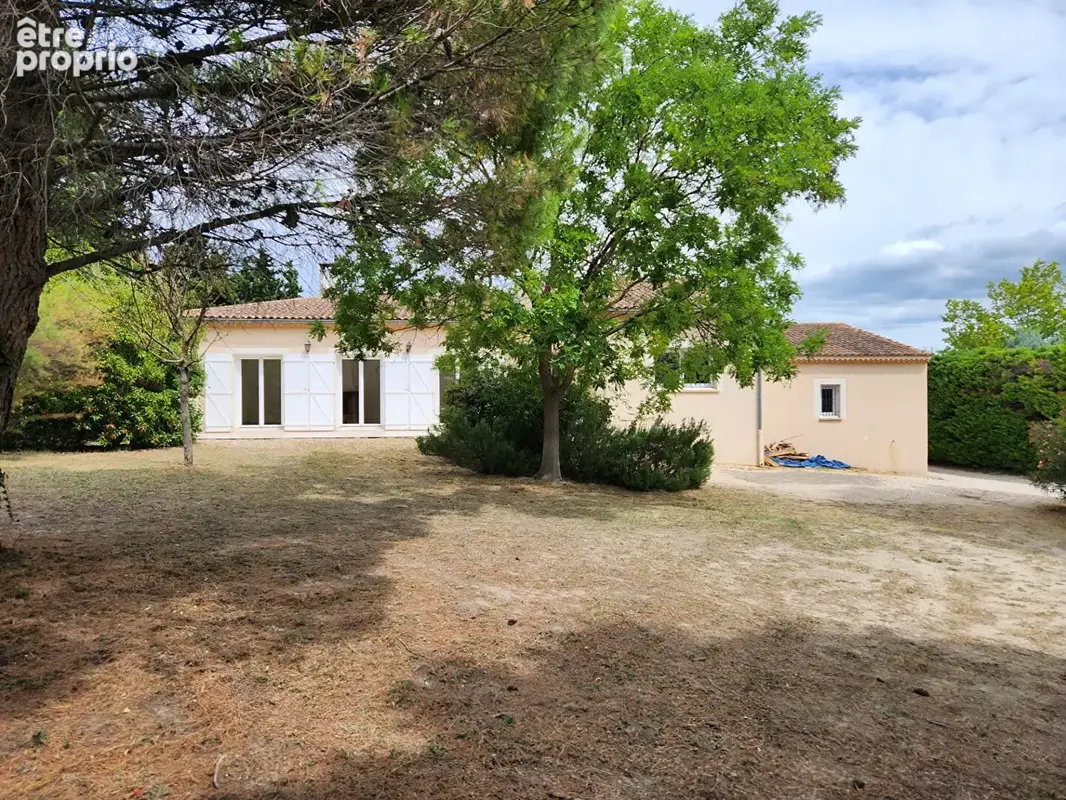 Photo Maison à Saint-Saturnin-Les-Avignon au prix de 484 000€