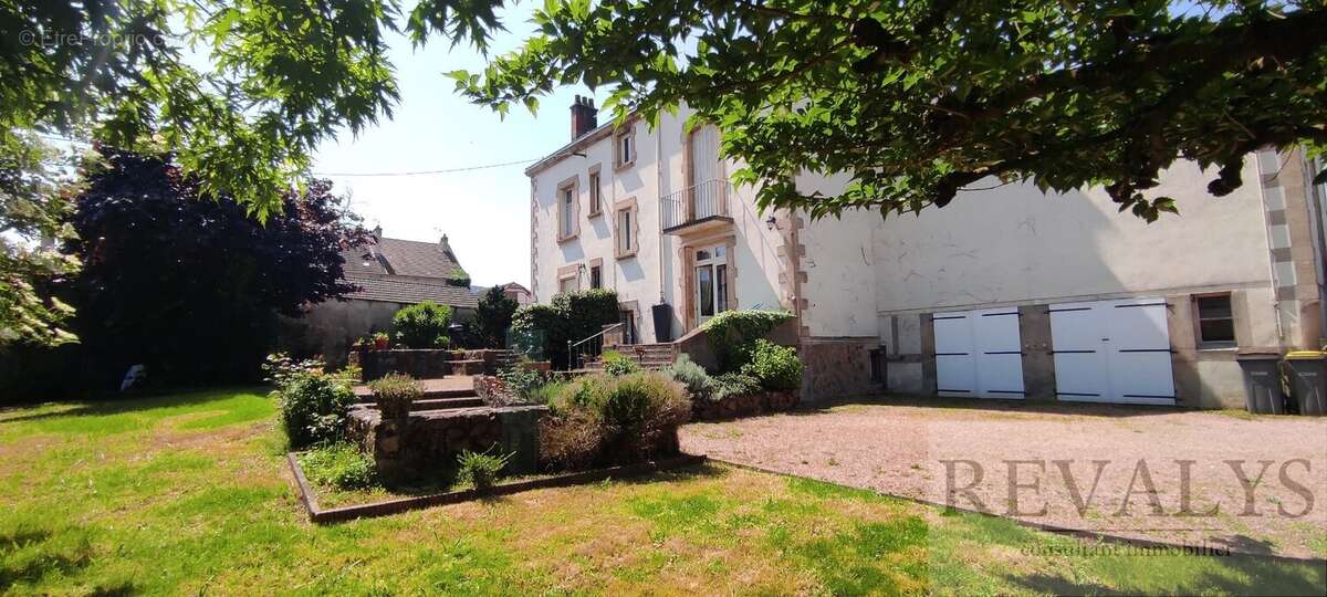 AUTUN 71400 Maison 335 m2 8 pièces 6 chambres Garages Grand jardin clos - photo 3