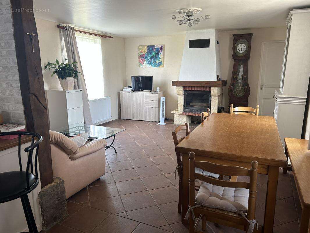 Maison à BEAUMESNIL