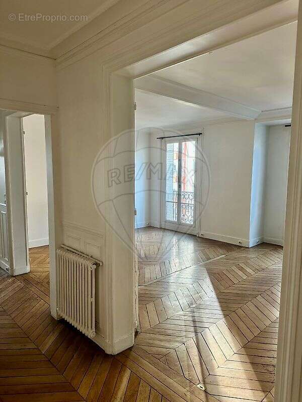 Appartement à PARIS-10E