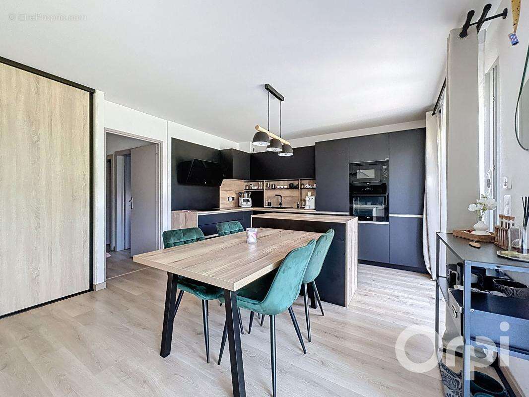 Appartement à REIGNIER