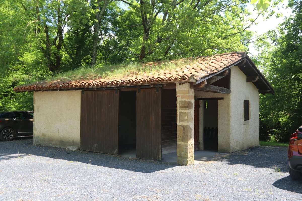 Maison à CROUSEILLES