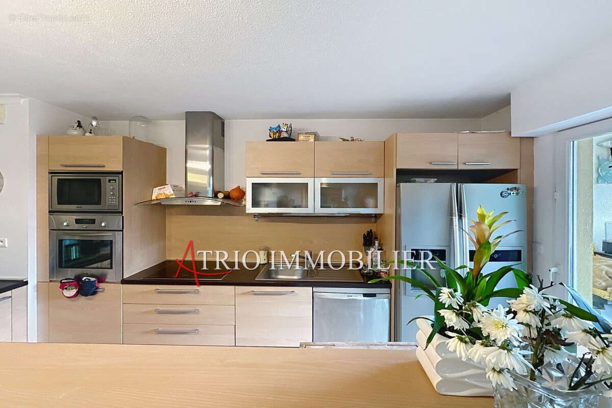 Appartement à SAINT-LAURENT-DU-VAR