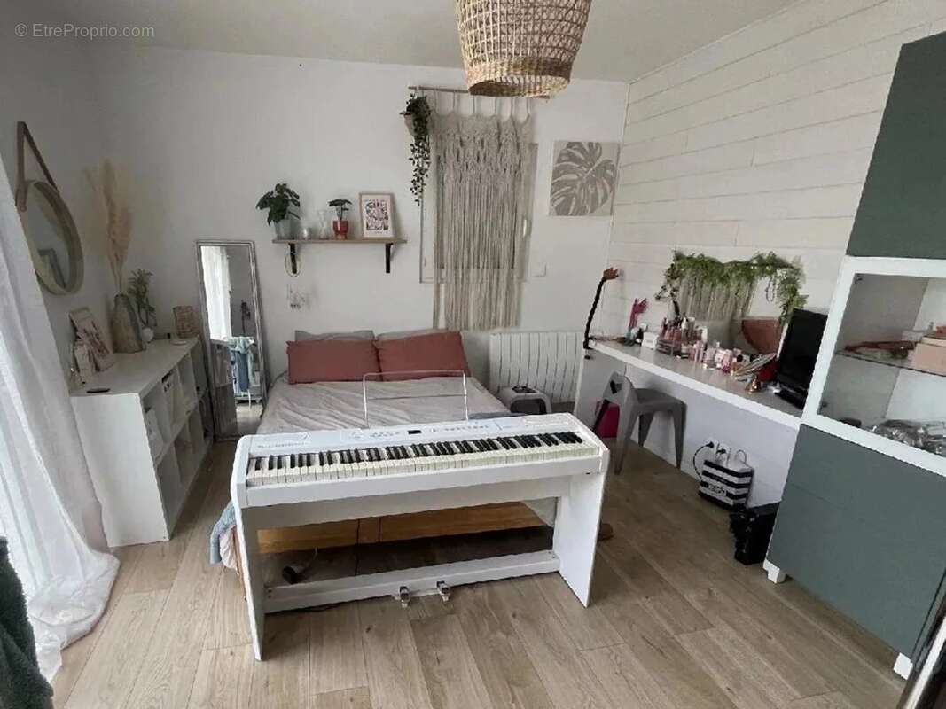 Maison à PINS-JUSTARET