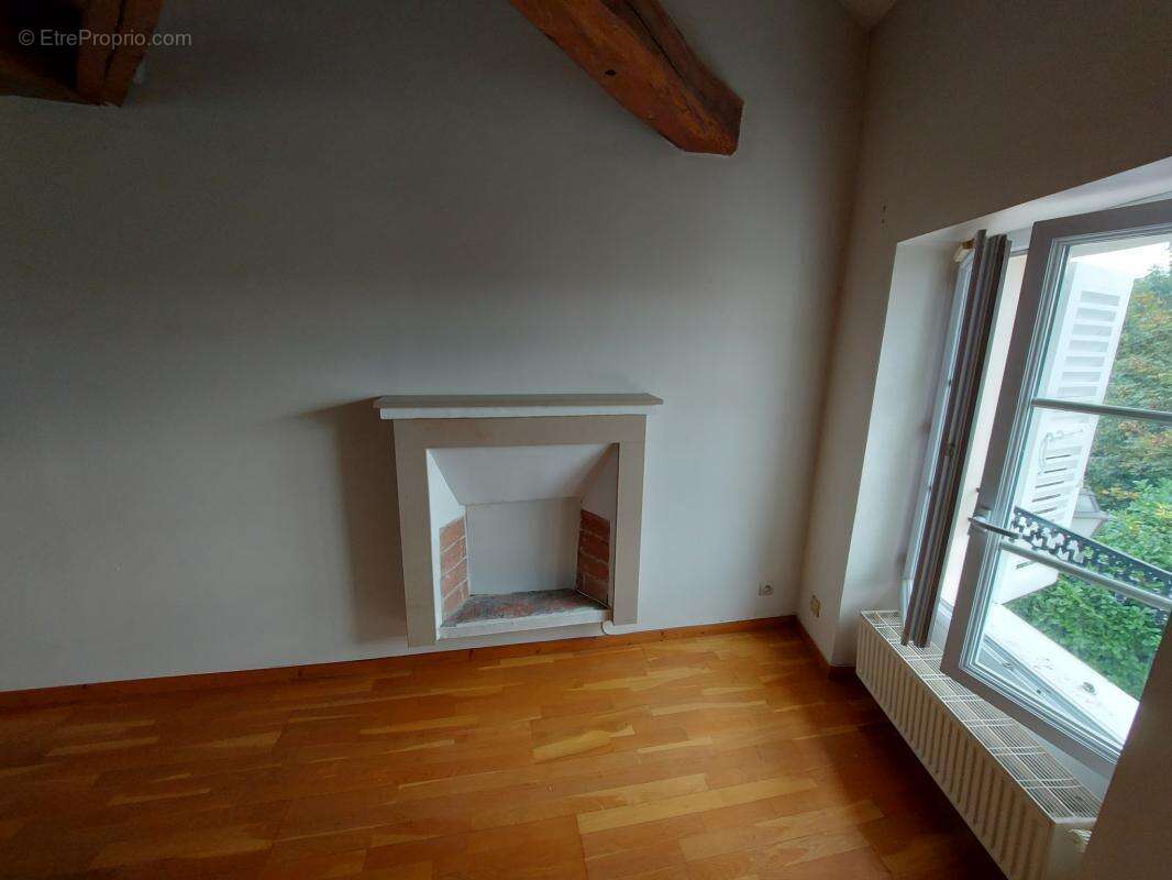 Appartement à JUZIERS
