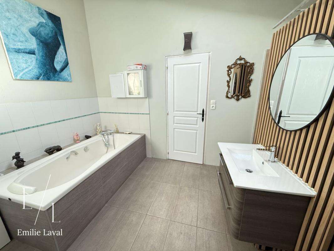 Maison en pierre 4 chambres avec dépendances et piscine à SAINT VINCENT DE PERTIGNAS (33) - photo 10