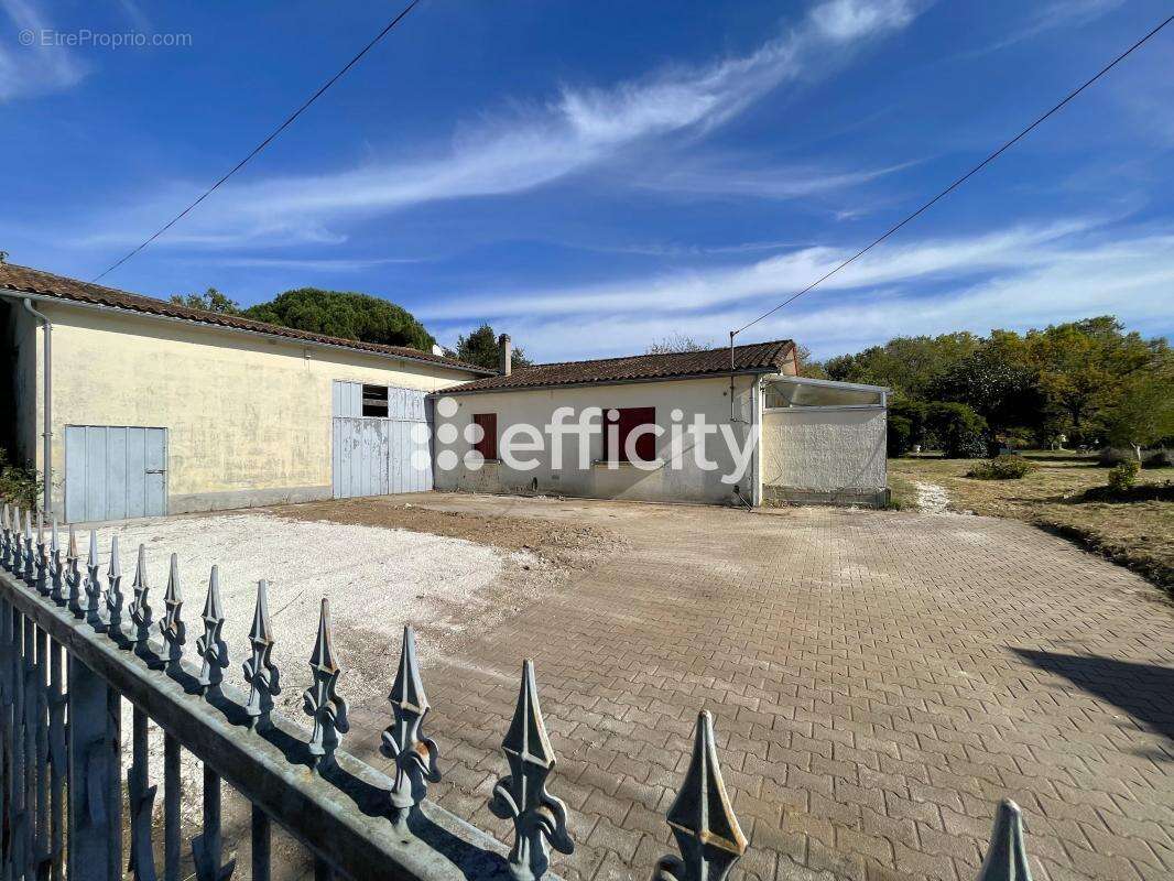 Maison à MOULIN-NEUF