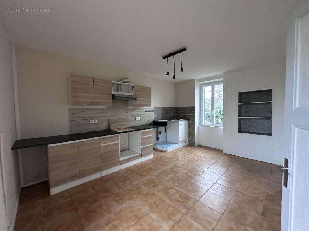 Maison 75 m² à La Porcherie  - photo 5