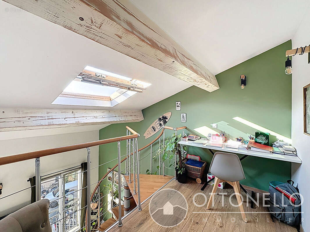Appartement à ROQUEBRUNE-SUR-ARGENS