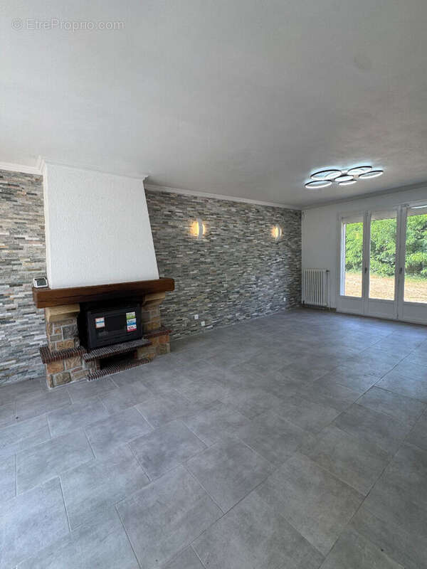 Maison Montaigu 7 pièces - photo 2