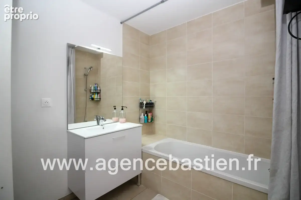 Appartement T4 avec jardin et terrasse - A vendre à Crozet - photo 7