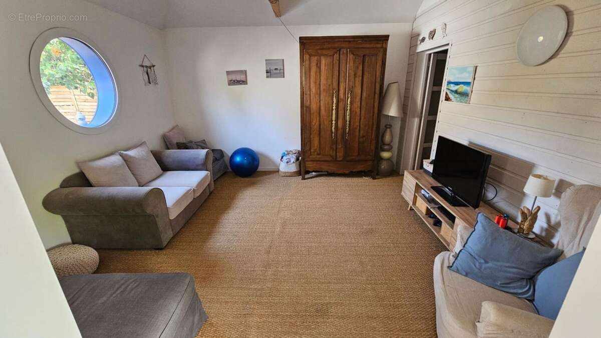 Houdan 3 mn / Maison familiale ossature bois de 195 m2 avec dépendances et piscine - photo 11