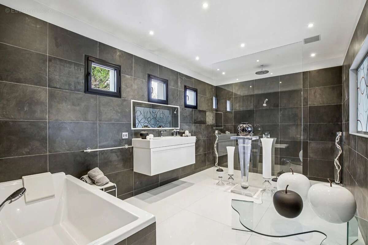 Maison à CROISSY-SUR-SEINE