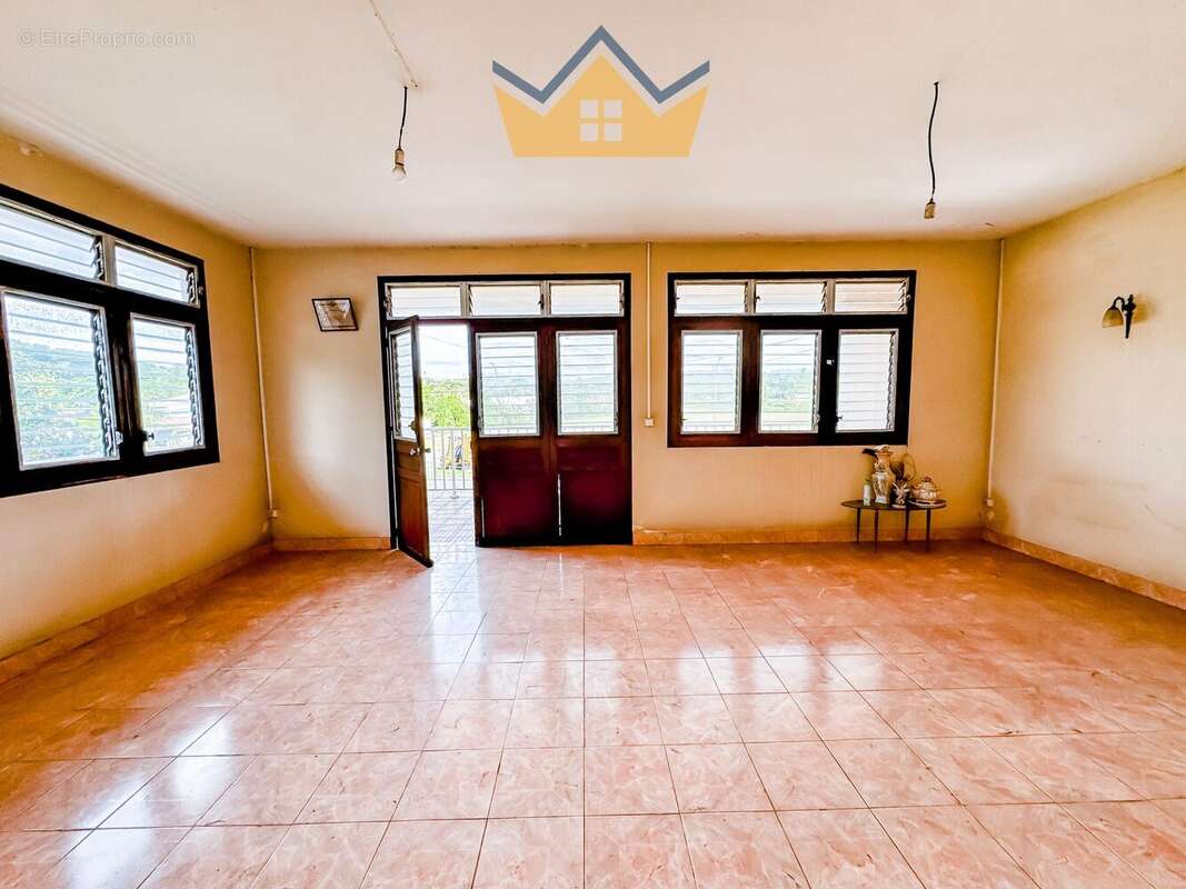 Maison à RIVIERE-SALEE