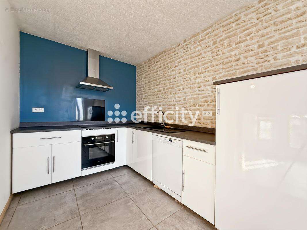 Maison à SAINTE-MAURE-DE-TOURAINE