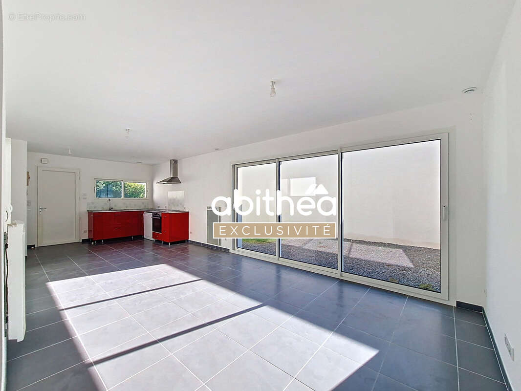 Maison à MORTAGNE-SUR-GIRONDE