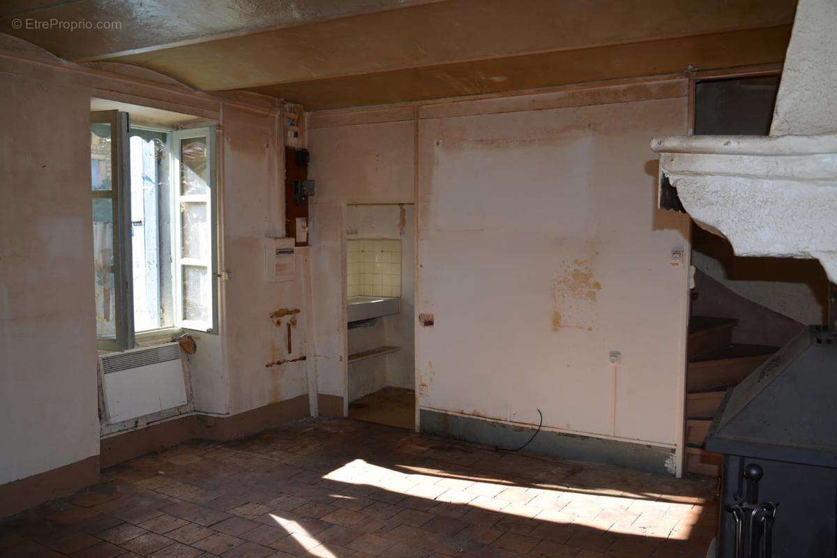 Maison à SAINT-REMEZE