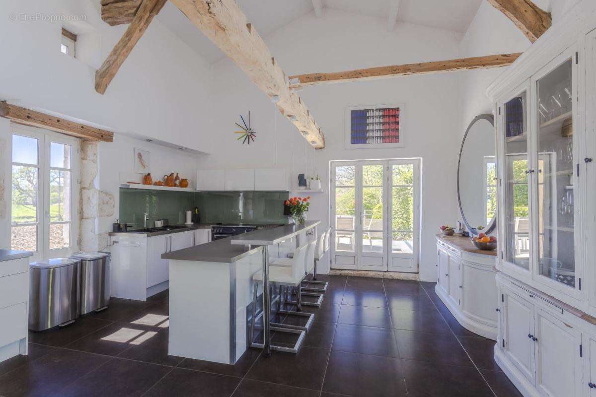 Maison à CAHUZAC-SUR-VERE