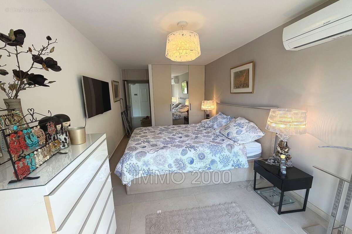 Appartement 55 m² à Antibes  - photo 8