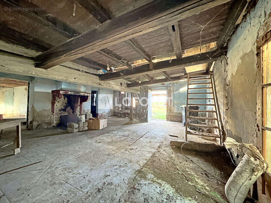 Maison à SAINT-JEAN-SUR-REYSSOUZE