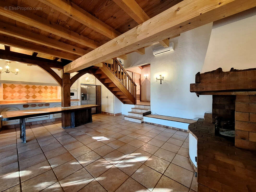 Maison à LA CRAU