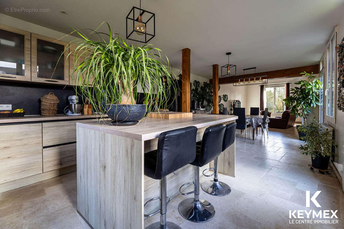 Maison à SAINTE-GENEVIEVE