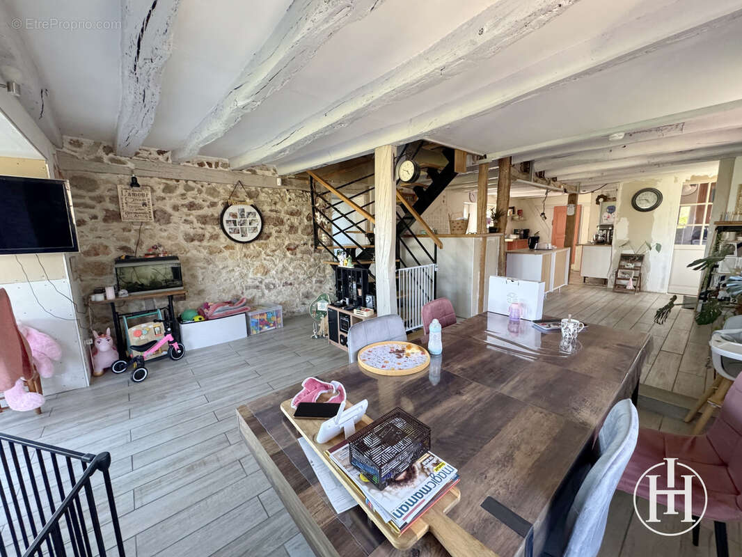 Maison à SAINT-VITTE
